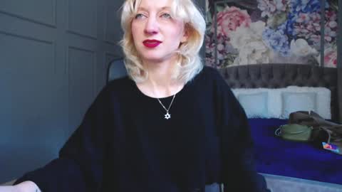 Snapshot of natalie_bitton chatting on 01-14-25, 07:48 Natalie online show from 01-14-25, 07:48