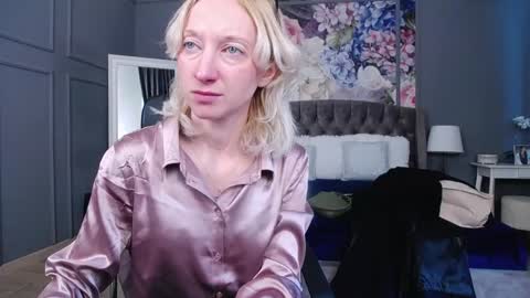 Snapshot of natalie_bitton chatting on 01-17-25, 08:34 Natalie online show from 01-17-25, 08:34