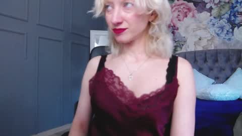 Snapshot of natalie_bitton chatting on 01-18-25, 08:31 Natalie online show from 01-18-25, 08:31