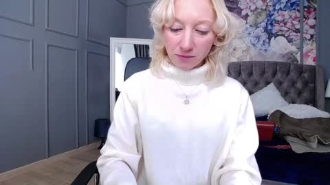 Snapshot of natalie_bitton chatting on 01-21-25, 07:47 Natalie online show from 01-21-25, 07:47