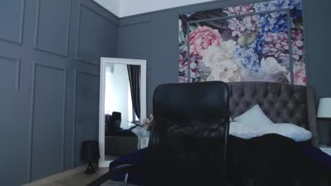 Snapshot of natalie_bitton chatting on 02-01-25, 10:26 Natalie online show from 02-01-25, 10:26