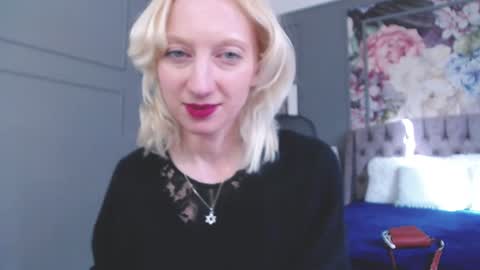 Snapshot of natalie_bitton chatting on 02-04-25, 10:00 Natalie online show from 02-04-25, 10:00