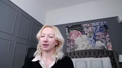 Snapshot of natalie_bitton chatting on 02-08-25, 07:26 Natalie online show from 02-08-25, 07:26