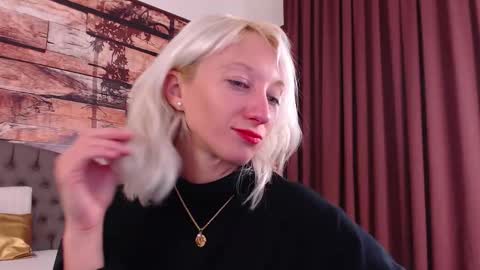 Snapshot of natalie_bitton chatting on 10-03-25, 11:29 Natalie online show from 10-03-25, 11:29