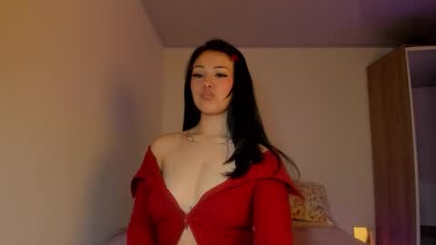 Snapshot of natalie_dream chatting on 10-06-25, 05:05 natalia online show from 10-06-25, 05:05