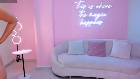 Natalie Lewis online show from 02-25-26, 12:37