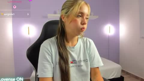 Snapshot of nataly_rodri chatting on 06-20-26, 02:36 Nataly online show from 06-20-26, 02:36