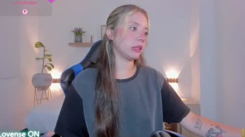 Snapshot of nataly_rodri chatting on 07-05-26, 01:56 Nataly online show from 07-05-26, 01:56
