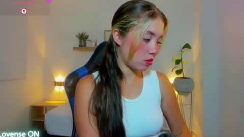Snapshot of nataly_rodri chatting on 08-05-26, 06:55 Nataly online show from 08-05-26, 06:55