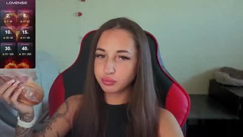 Snapshot of natalyfreman chatting on 06-18-26, 05:30 Nataly online show from 06-18-26, 05:30