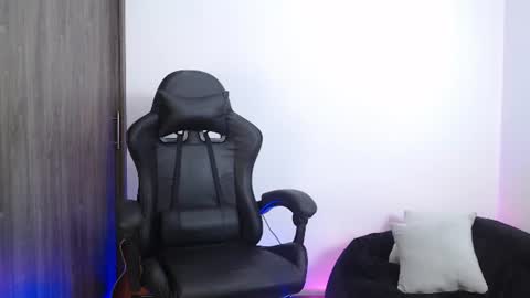   online show from 07-30-26, 07:57