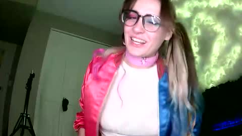 natasha_123341319 online show from 10-31-25, 06:47