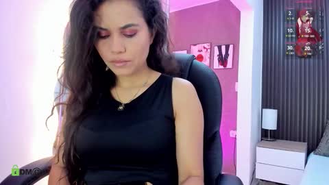 Snapshot of natasha__jackson chatting on 11-02-25, 12:40 natasha online show from 11-02-25, 12:40