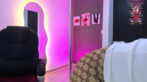 Snapshot of natasha__jackson chatting on 11-21-25, 12:37 natasha online show from 11-21-25, 12:37