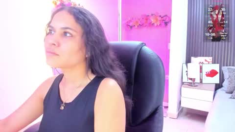 Snapshot of natasha__jackson chatting on 12-18-25, 12:33 natasha online show from 12-18-25, 12:33