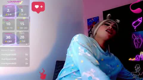 Snapshot of natasha_clifford chatting on 04-20-26, 07:48 natasha_clifford online show from 04-20-26, 07:48