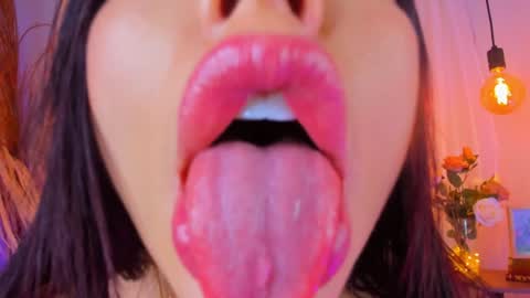Snapshot of natasha_hartaman chatting on 01-30-25, 02:47 online show from 01-30-25, 02:47