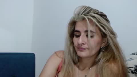 Snapshot of natasha_lopera chatting on 12-18-24, 06:10 Natasha online show from 12-18-24, 06:10