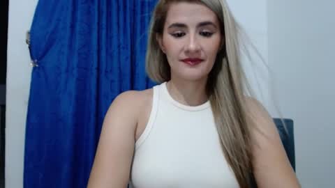 Snapshot of natasha_lopera chatting on 01-22-25, 03:52 Natasha online show from 01-22-25, 03:52