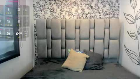 N A T A S H A online show from 10-12-25, 12:15