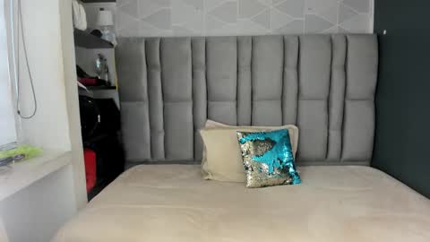 N A T A S H A online show from 11-18-25, 08:02