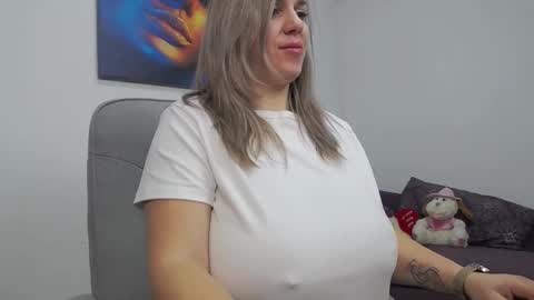 Snapshot of natashaboobs chatting on 02-15-25, 12:01 natashaboobs online show from 02-15-25, 12:01