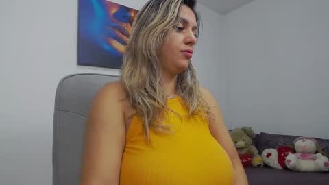 Snapshot of natashaboobs chatting on 09-11-25, 05:18 natashaboobs online show from 09-11-25, 05:18