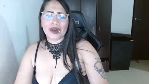 Natasha Smithe  online show from 11-20-25, 01:50