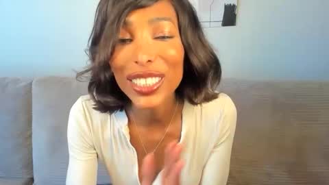 Snapshot of natassiadreamsxxx chatting on 05-08-26, 11:43 Natassia Dreams online show from 05-08-26, 11:43