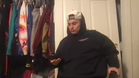 Snapshot of natetheexplorer chatting on 10-10-25, 04:44 natetheexplorer online show from 10-10-25, 04:44