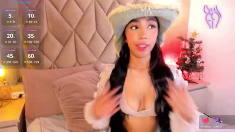 NATH QUIM online show from 11-25-25, 08:31