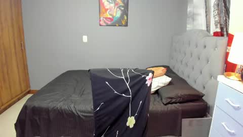 Nathalia  Take surprises in our chat. 25tkns for a hot pic. Follow me. online show from 08-09-26, 03:44