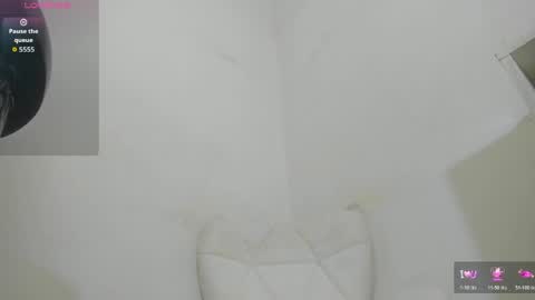 Nathalia Isaza online show from 05-04-26, 01:34