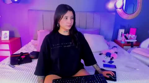 Snapshot of nathalia_stone_ chatting on 06-16-26, 04:15 nathalia stone online show from 06-16-26, 04:15