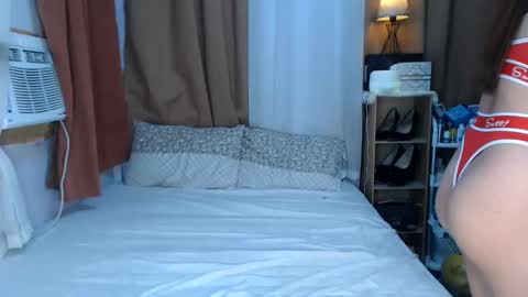 Snapshot of nathalie_hart chatting on 05-14-26, 02:51 Queen Marga online show from 05-14-26, 02:51
