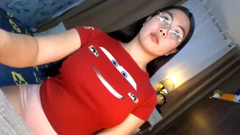 Snapshot of nathalie_hart chatting on 07-30-26, 02:10 Queen Marga online show from 07-30-26, 02:10