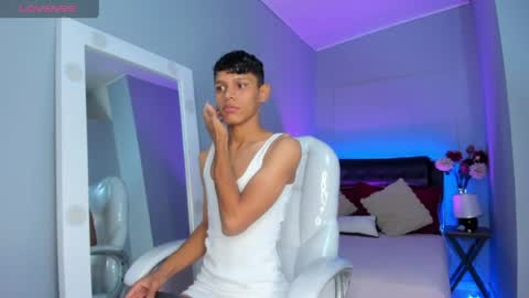 nathalie_moon_ online show from 05-11-26, 12:00