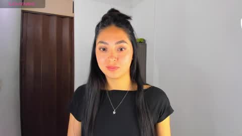 Snapshot of nathalie_rose chatting on 05-28-26, 03:04 Nathalie online show from 05-28-26, 03:04