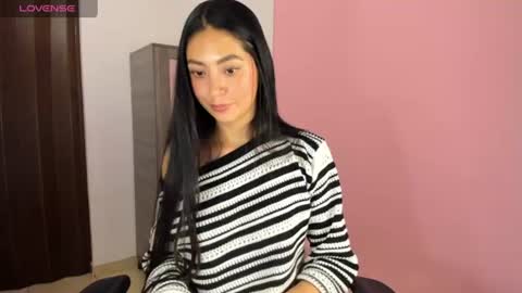 Snapshot of nathalie_rose chatting on 07-09-26, 12:58 Nathalie online show from 07-09-26, 12:58