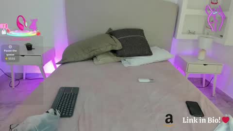 NATHALY  online show from 09-19-25, 10:38