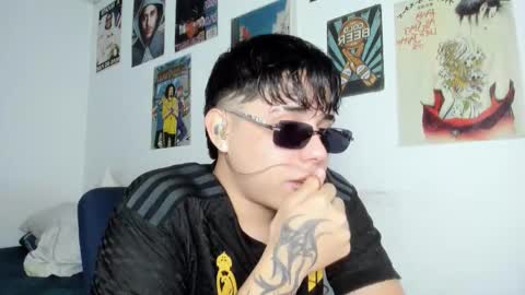 Snapshot of nathan_galanis chatting on 12-23-25, 01:03 nathan online show from 12-23-25, 01:03