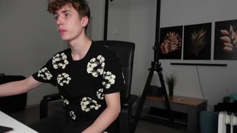 Snapshot of nathan_rusu chatting on 11-09-25, 09:13 NATHAN RUSU online show from 11-09-25, 09:13