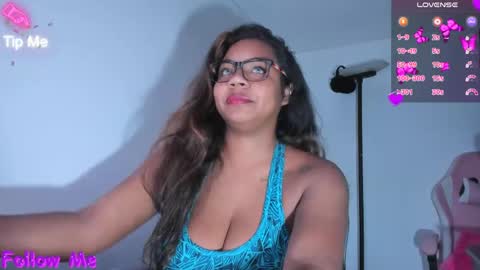 Snapshot of nathasha_jhonsom_ chatting on 05-12-26, 10:40 Naty online show from 05-12-26, 10:40