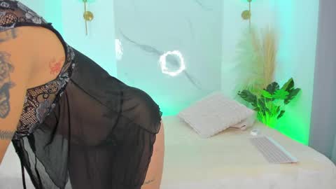 Snapshot of nathassa_grant_ chatting on 05-06-26, 11:15 Natha online show from 05-06-26, 11:15
