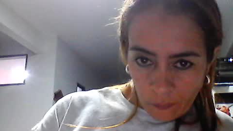Snapshot of natigoonzales812781 chatting on 07-11-26, 06:16 natigoonzales812781 online show from 07-11-26, 06:16