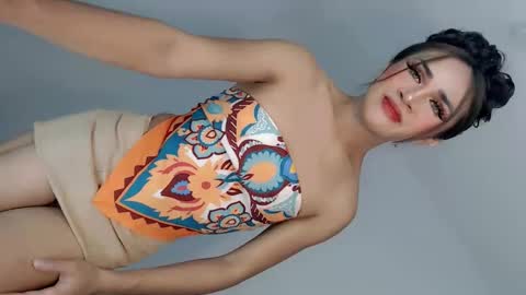 Snapshot of nattayah chatting on 05-23-26, 06:29 Nathalie smith online show from 05-23-26, 06:29