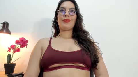 Snapshot of nattytrainor chatting on 06-10-26, 08:19 Natty Trainor online show from 06-10-26, 08:19