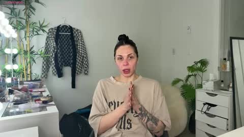 NATTY FIERROS online show from 04-08-26, 08:20