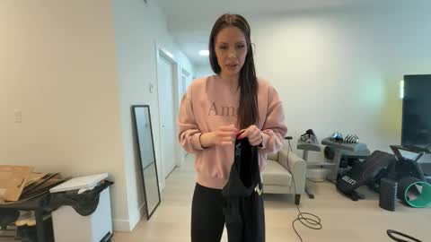 NATTY FIERROS online show from 04-21-26, 10:12