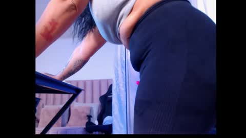 Snapshot of natural_bigass_nina chatting on 11-01-25, 10:39 Sophia online show from 11-01-25, 10:39